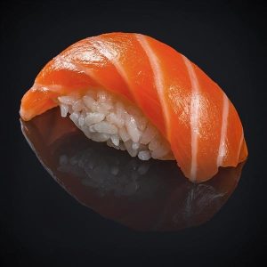 Суши с лососем
